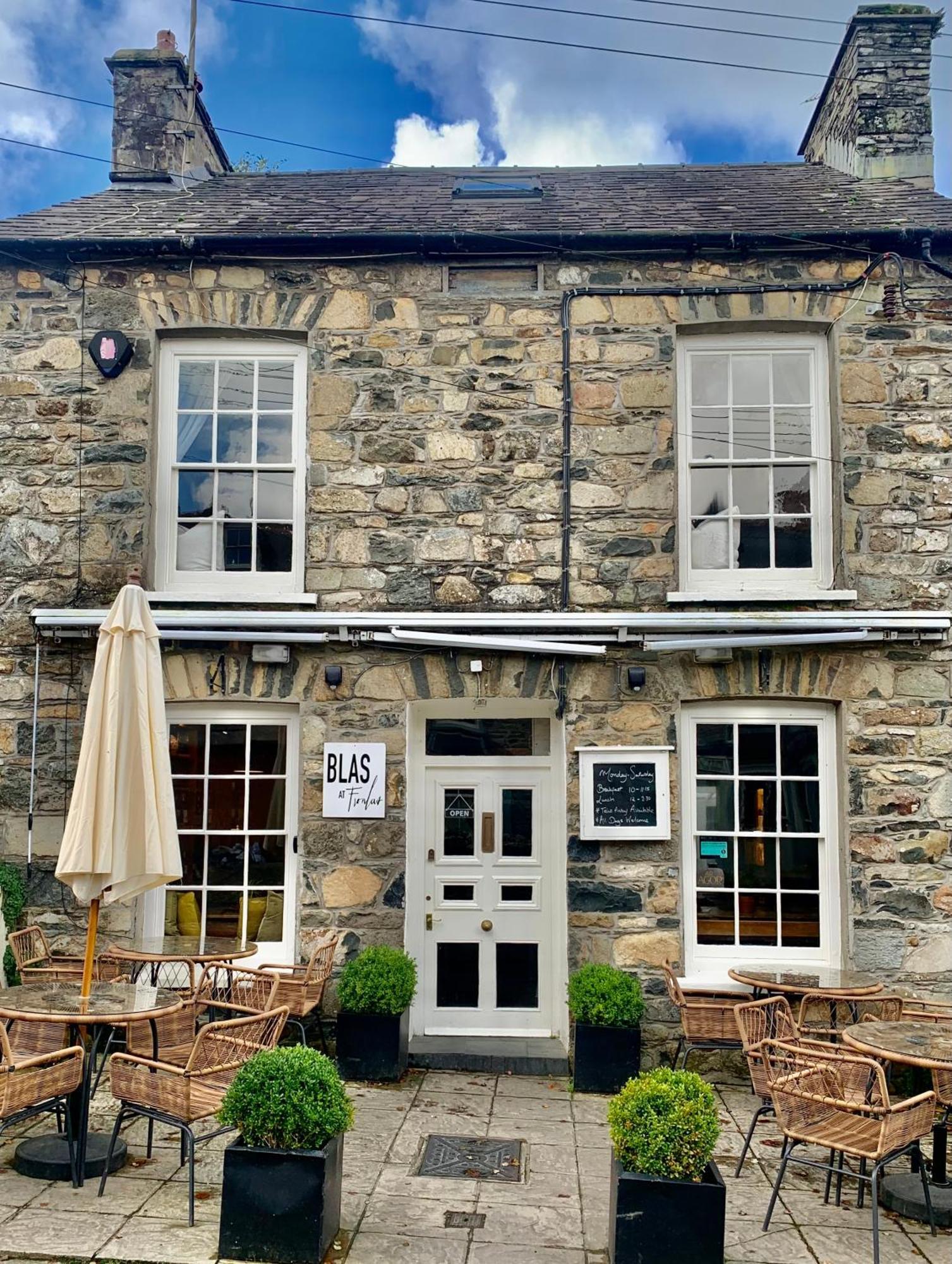 Blas At Fronlas Cafe - The Heart Of Newport Newport  Exterior foto